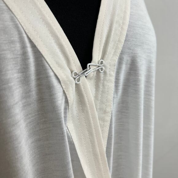 A.L.C. White Surplice Blouse Plunge Neck Band-Hem Pullover Summer Size M Medium - Picture 3 of 8